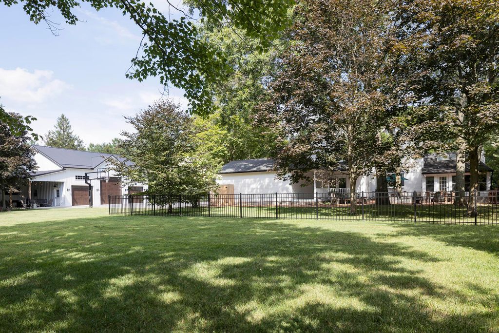 Photo of 7435 Bevelhymer Road, New Albany, OH 43054 (MLS # 225041413)