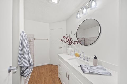 Tiny photo for 4933 Berry Leaf Place, Hilliard, OH 43026 (MLS # 225045437)