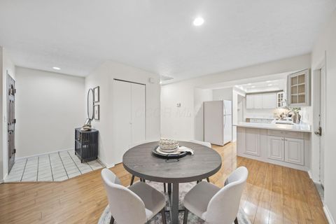 Tiny photo for 4933 Berry Leaf Place, Hilliard, OH 43026 (MLS # 225045437)