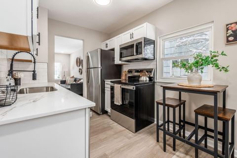 Tiny photo for 2205 Lexington Avenue, Columbus, OH 43211 (MLS # 225044675)