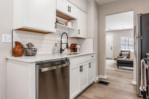 Tiny photo for 2205 Lexington Avenue, Columbus, OH 43211 (MLS # 225044675)