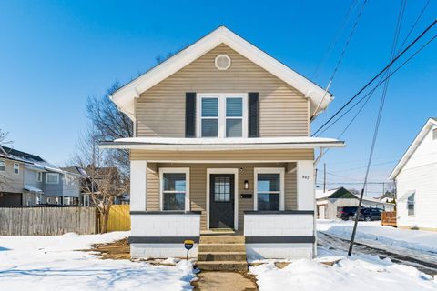Photo of 667 Maple Avenue, Newark, OH 43055 (MLS # 226004111)
