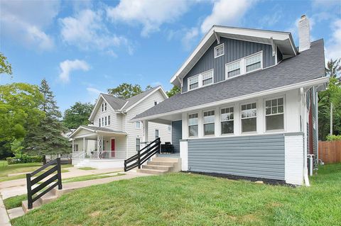 Tiny photo for 222 W North Broadway Street, Columbus, OH 43214 (MLS # 226000363)