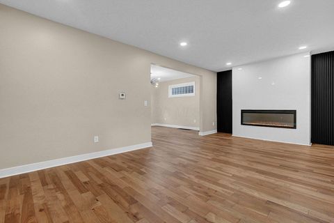 Tiny photo for 222 W North Broadway Street, Columbus, OH 43214 (MLS # 226000363)