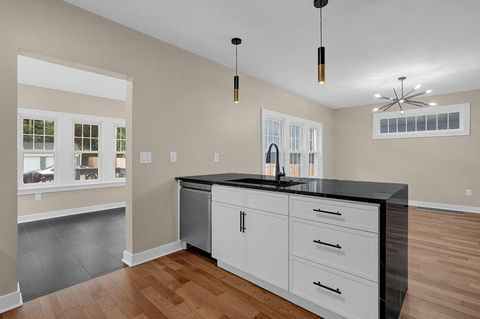 Tiny photo for 222 W North Broadway Street, Columbus, OH 43214 (MLS # 226000363)