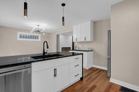 Tiny photo for 222 W North Broadway Street, Columbus, OH 43214 (MLS # 226000363)