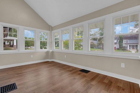 Tiny photo for 222 W North Broadway Street, Columbus, OH 43214 (MLS # 226000363)