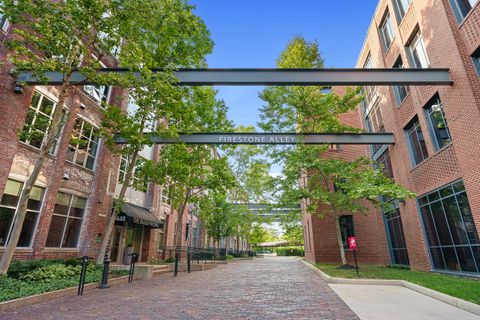 Photo of 448 W Nationwide Boulevard 404 #404, Columbus, OH 43215 (MLS # 226006574)