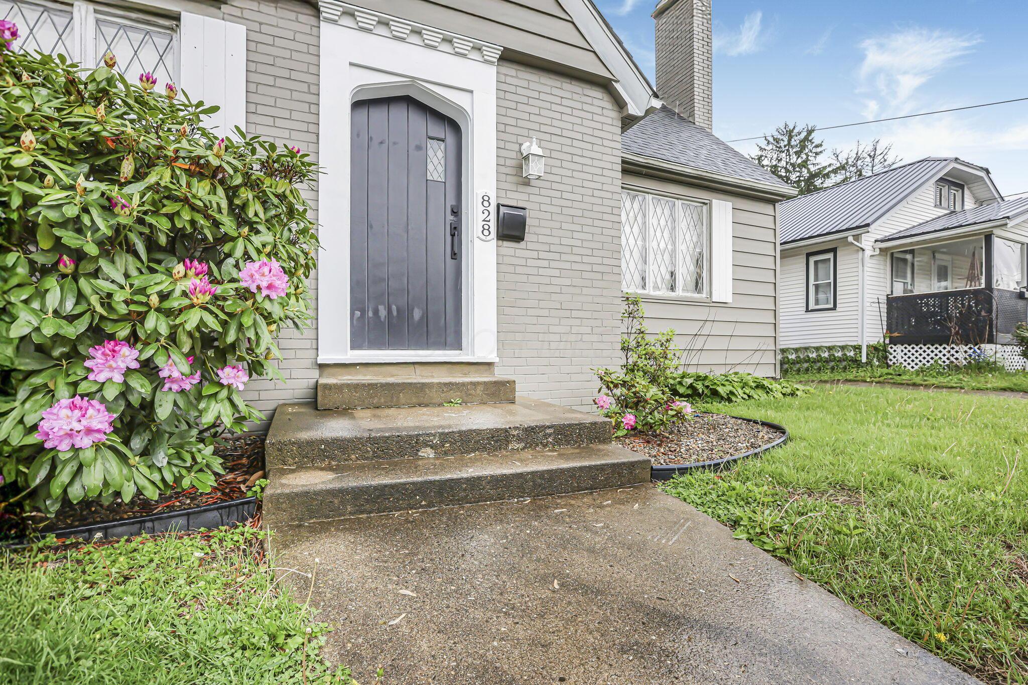 828 Lindbergh Avenue