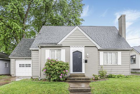 Photo of 828 Lindbergh Avenue, Zanesville, OH 43701 (MLS # 226014725)
