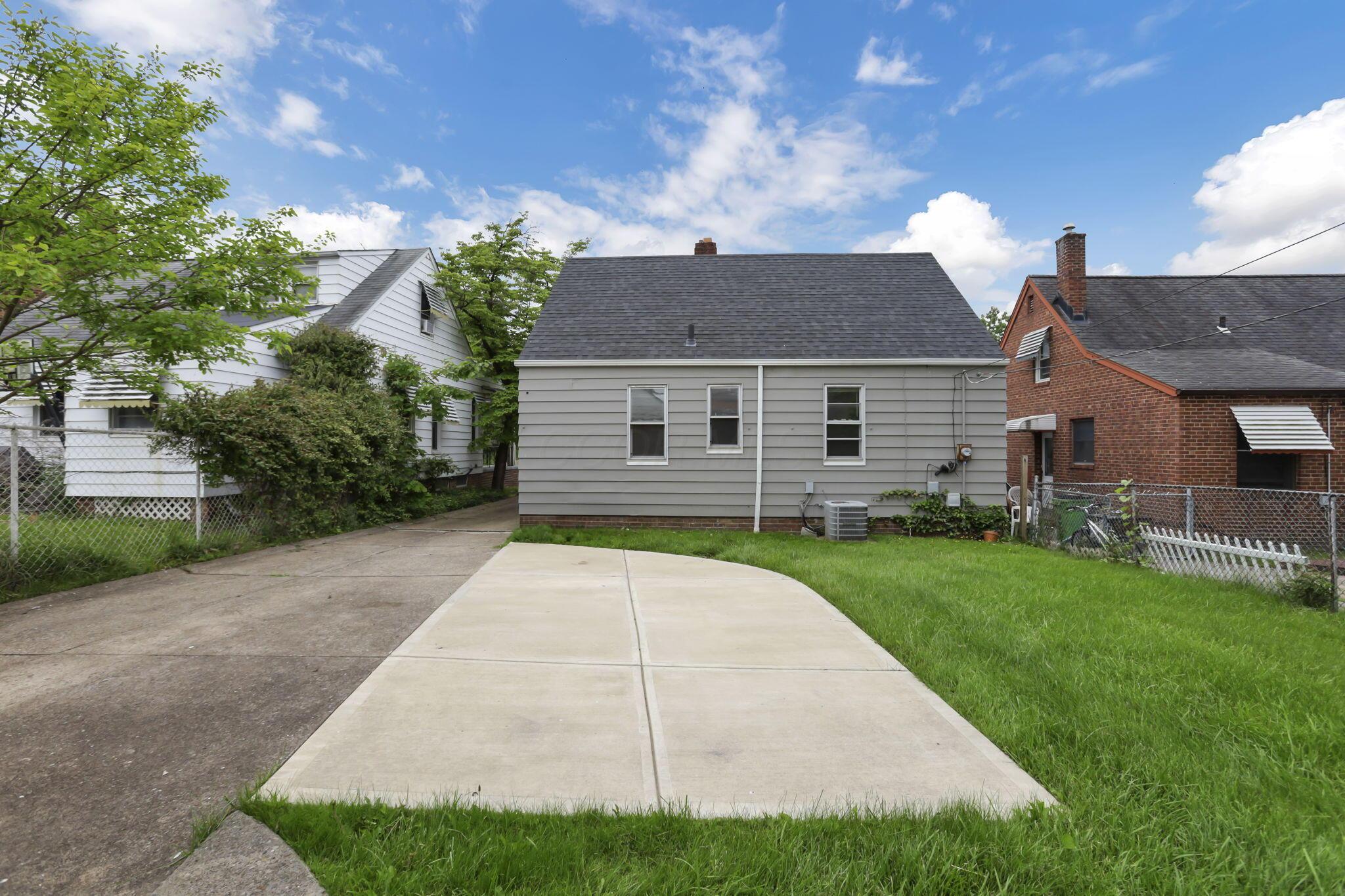 9611 Mccracken Road, Garfield Heights, Ohio image 27
