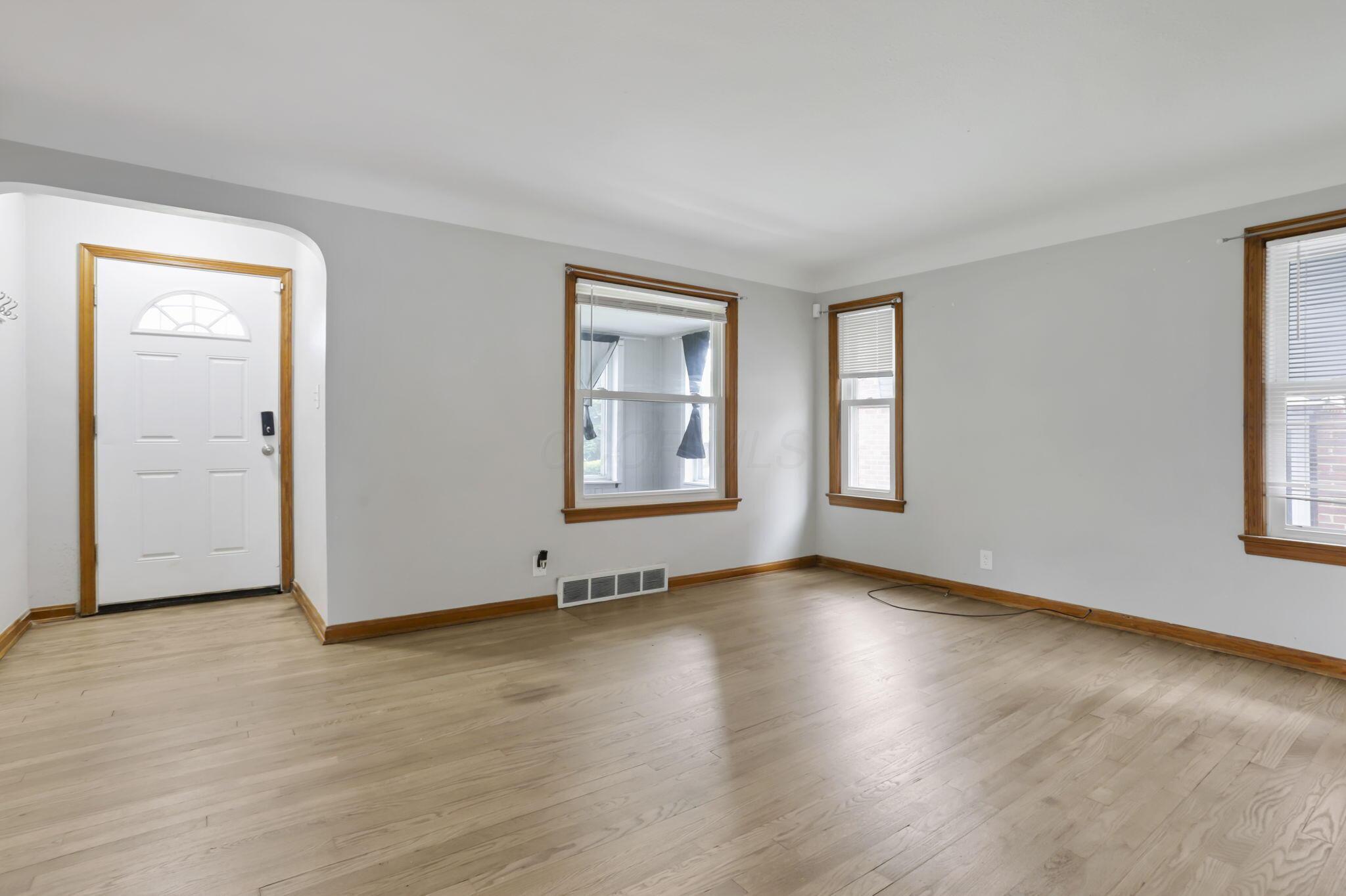 9611 Mccracken Road, Garfield Heights, Ohio image 6