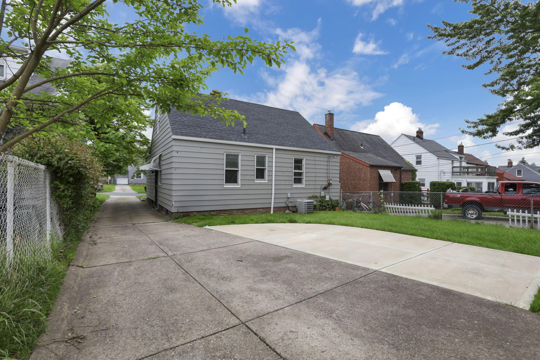 9611 Mccracken Road, Garfield Heights, Ohio image 28