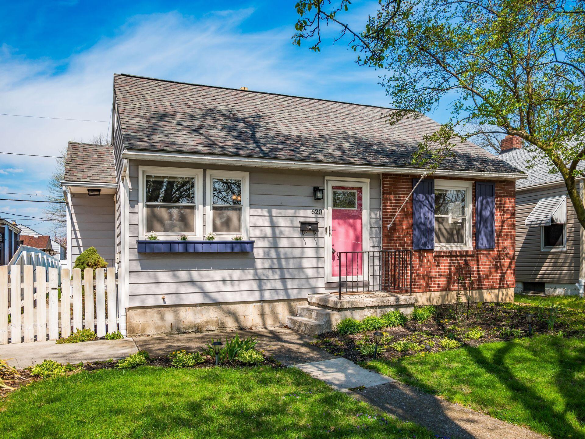 620 E Royal Forest Boulevard