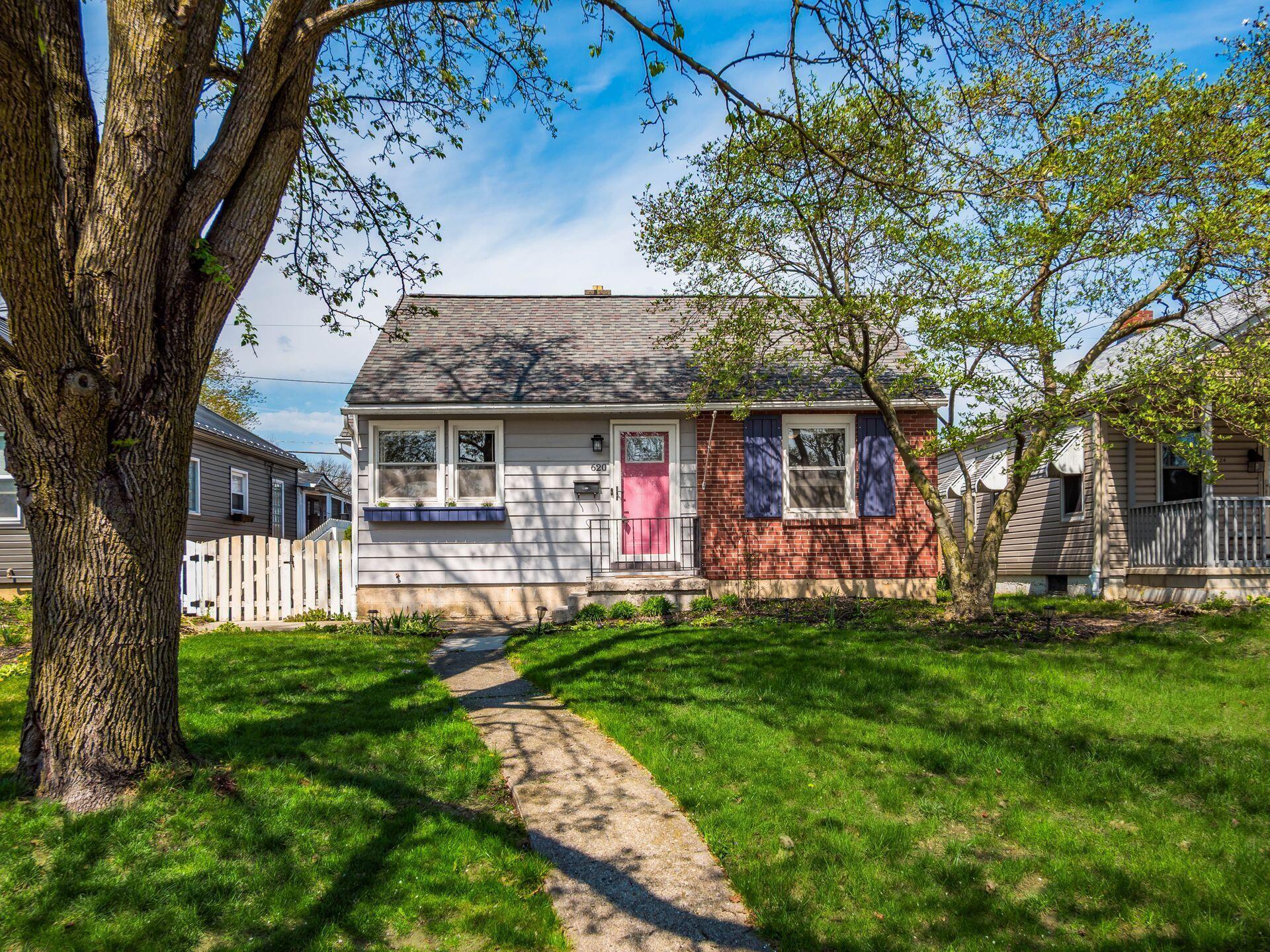 620 E Royal Forest Boulevard