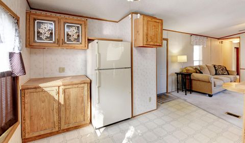 Tiny photo for 5019 N High Street 82 #82, Columbus, OH 43214 (MLS # 226000520)