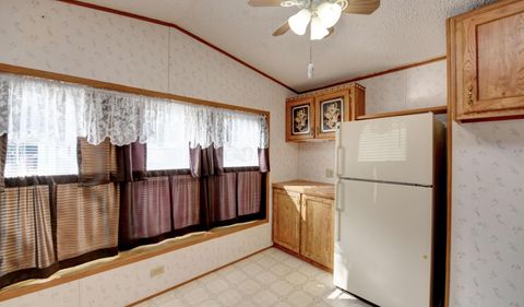 Tiny photo for 5019 N High Street 82 #82, Columbus, OH 43214 (MLS # 226000520)