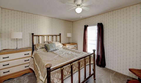 Tiny photo for 5019 N High Street 82 #82, Columbus, OH 43214 (MLS # 226000520)