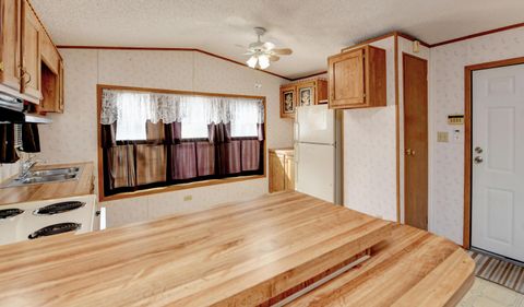 Tiny photo for 5019 N High Street 82 #82, Columbus, OH 43214 (MLS # 226000520)