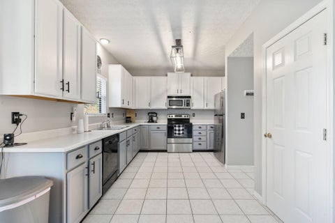 Tiny photo for 730 Montmorency Drive E, Pickerington, OH 43147 (MLS # 226035301)