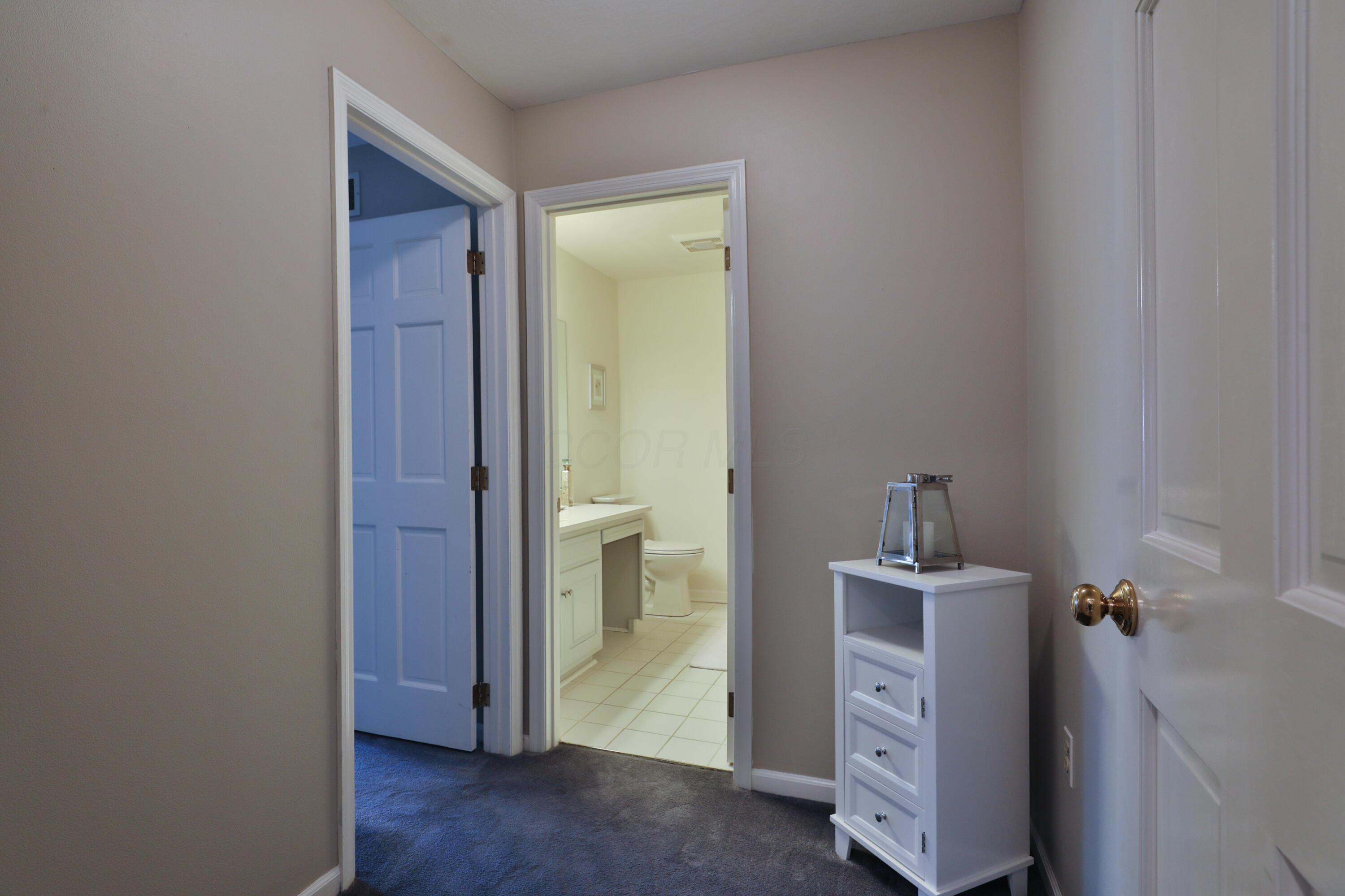 919 Valleyview Drive, Westerville, Ohio image 45