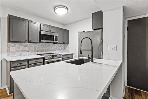 Tiny photo for 4923 Stoneybrook Boulevard 21F #21F, Hilliard, OH 43026 (MLS # 226000519)