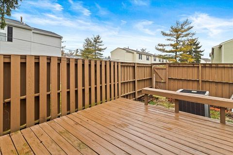 Tiny photo for 4923 Stoneybrook Boulevard 21F #21F, Hilliard, OH 43026 (MLS # 226000519)