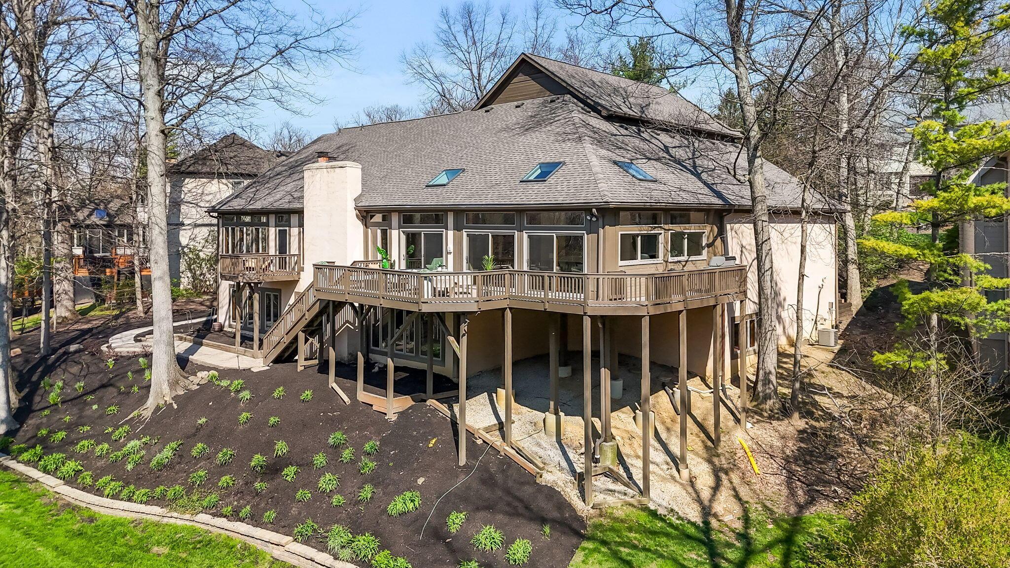 117 Lake Bluff Drive