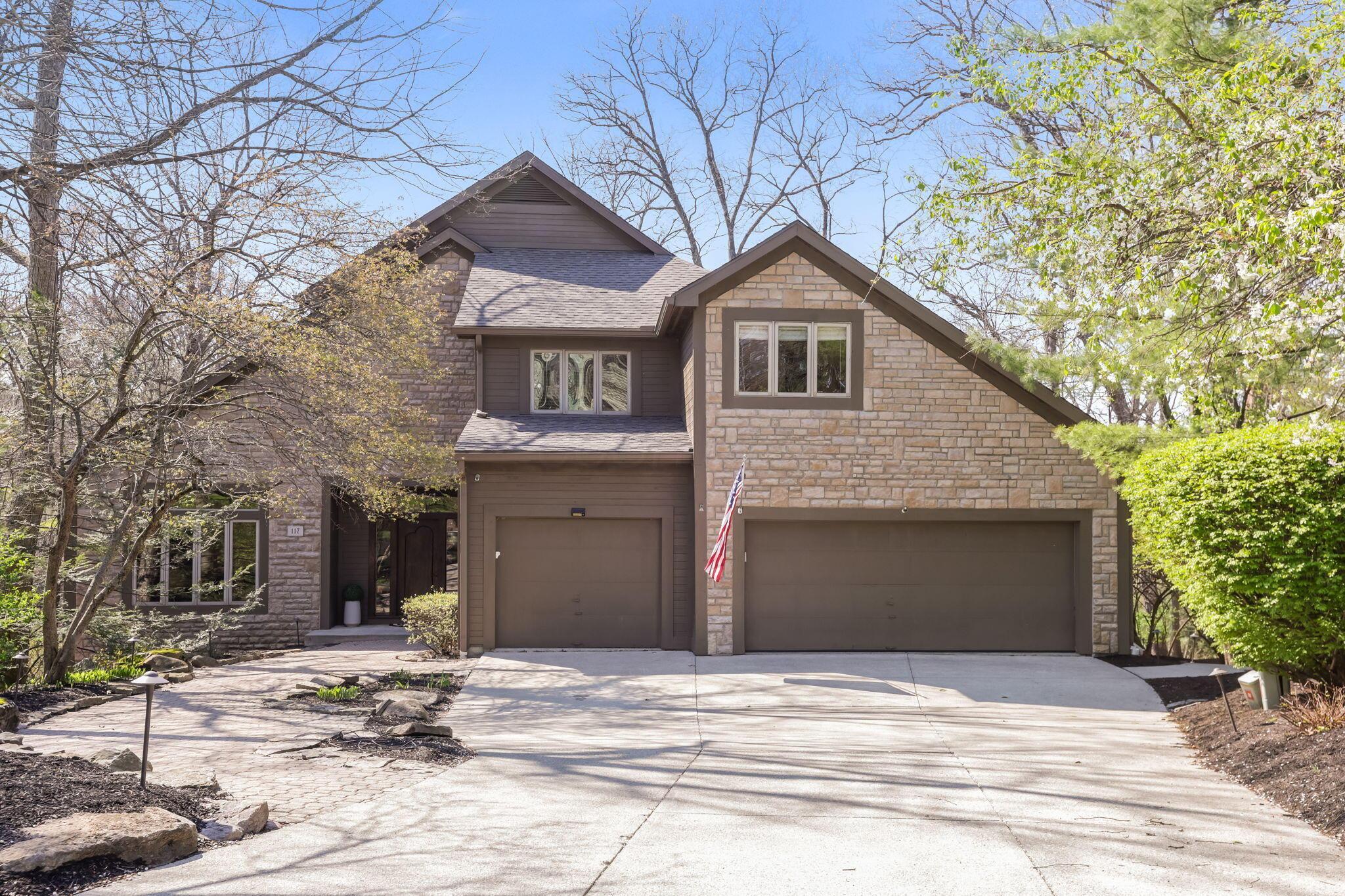 117 Lake Bluff Drive