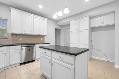 Tiny photo for 2478 Silver Hill Street, Lewis Center, OH 43035 (MLS # 226002875)