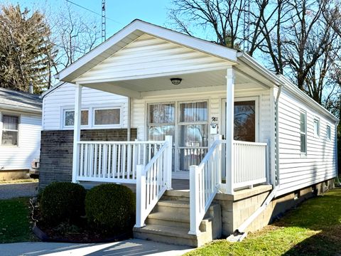 Photo of 981 Bellefontaine Avenue, Marion, OH 43302 (MLS # 225043028)