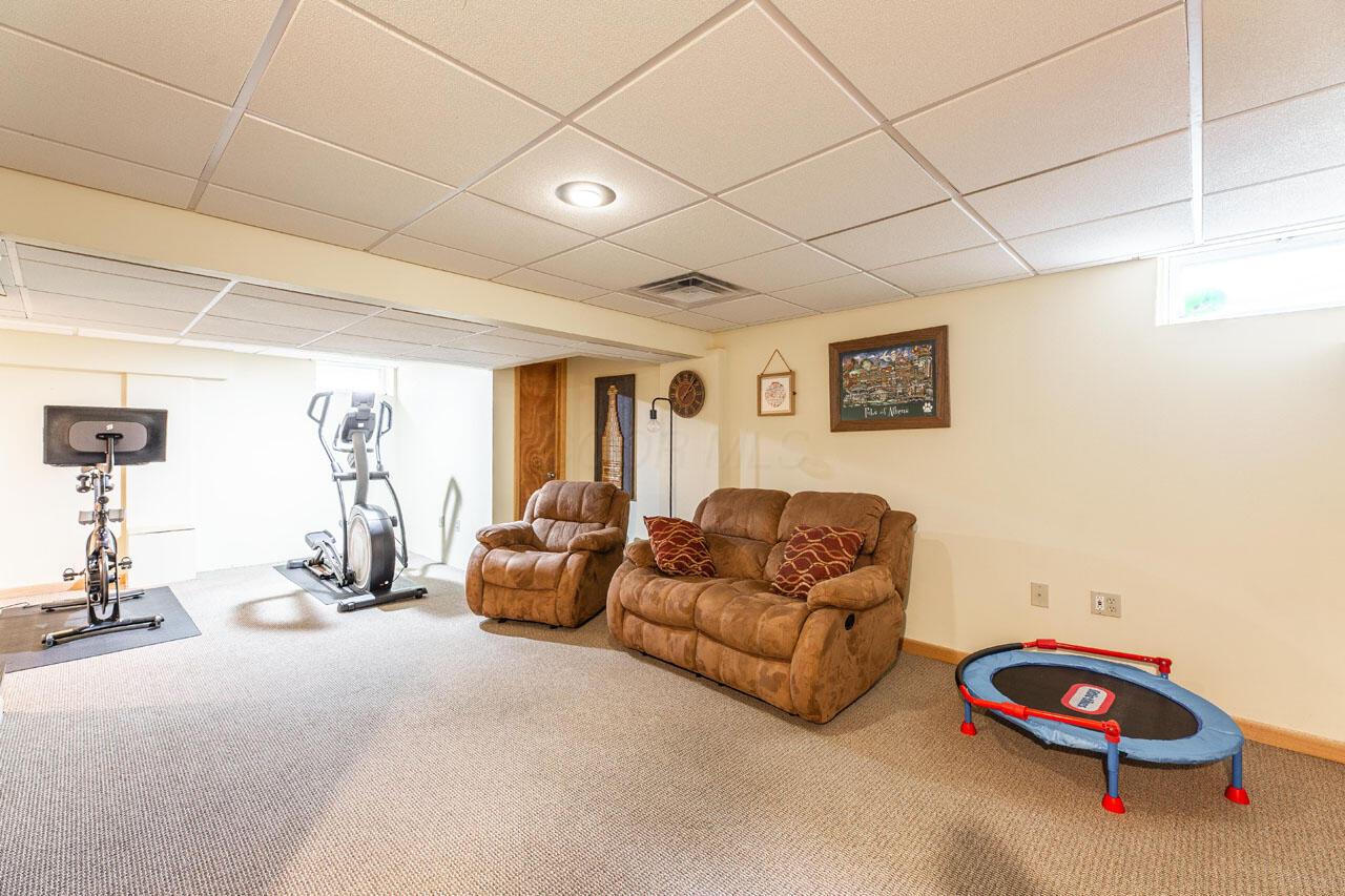 2643 Westrock Drive, Hilliard, Ohio image 34