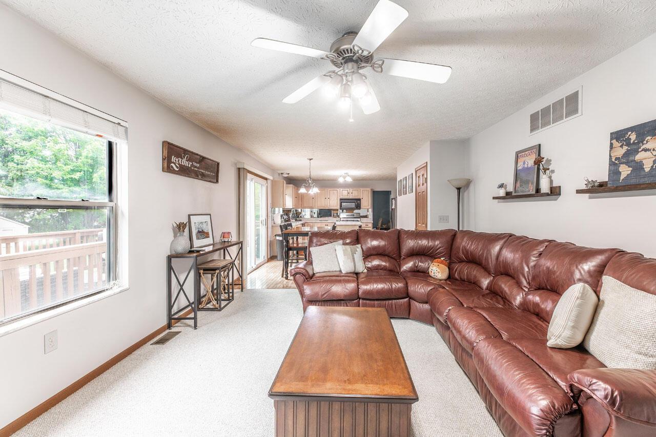 2643 Westrock Drive, Hilliard, Ohio image 17