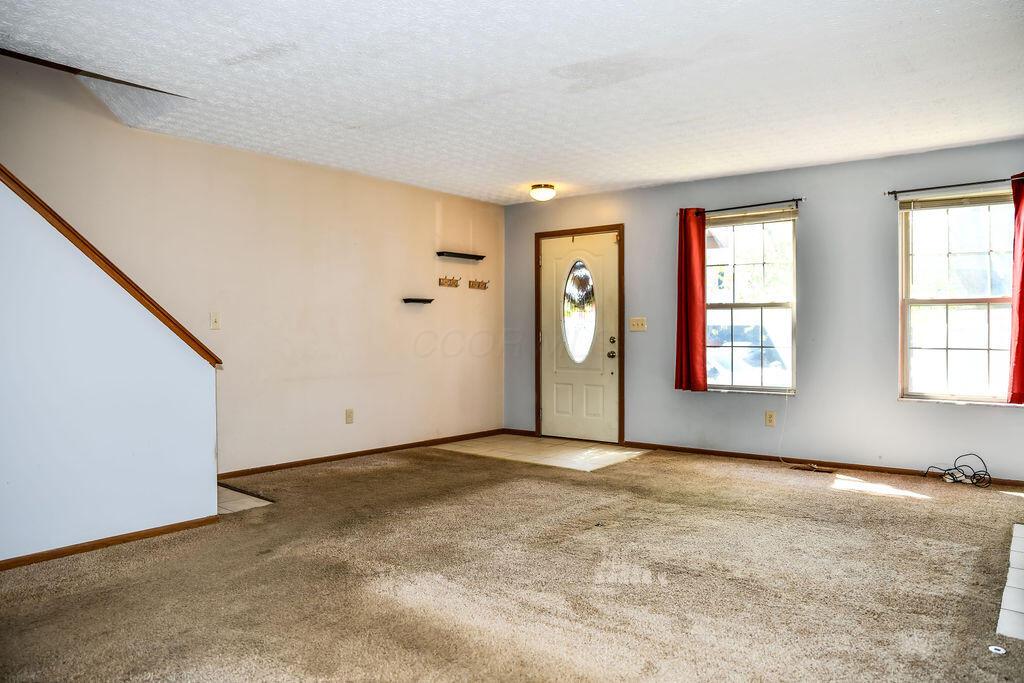 358 Chatterly Lane, Columbus, Ohio image 8
