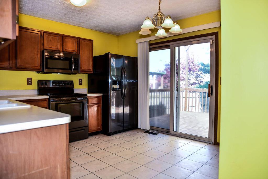 358 Chatterly Lane, Columbus, Ohio image 6