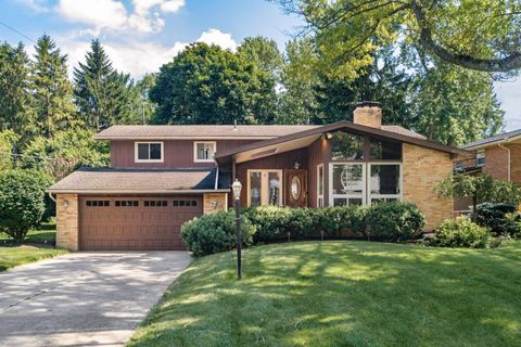 Homes For Sale - 3419 Ridgewood Drive<br/> Hilliard, OH 43026