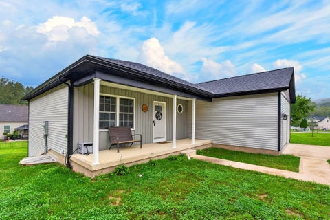 Tiny photo for 13922 Hemlock Parkway, Logan, OH 43138 (MLS # 226036239)