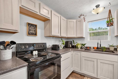 Tiny photo for 13922 Hemlock Parkway, Logan, OH 43138 (MLS # 226036239)