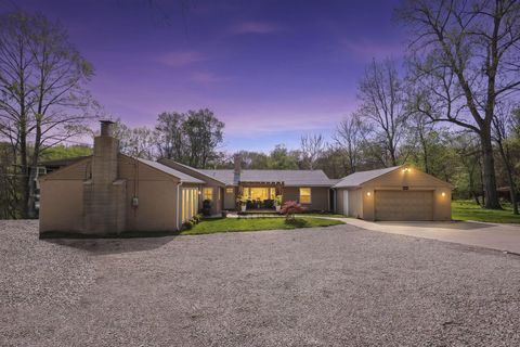 Photo of 10618 Riverside Drive, Powell, OH 43065 (MLS # 226012604)