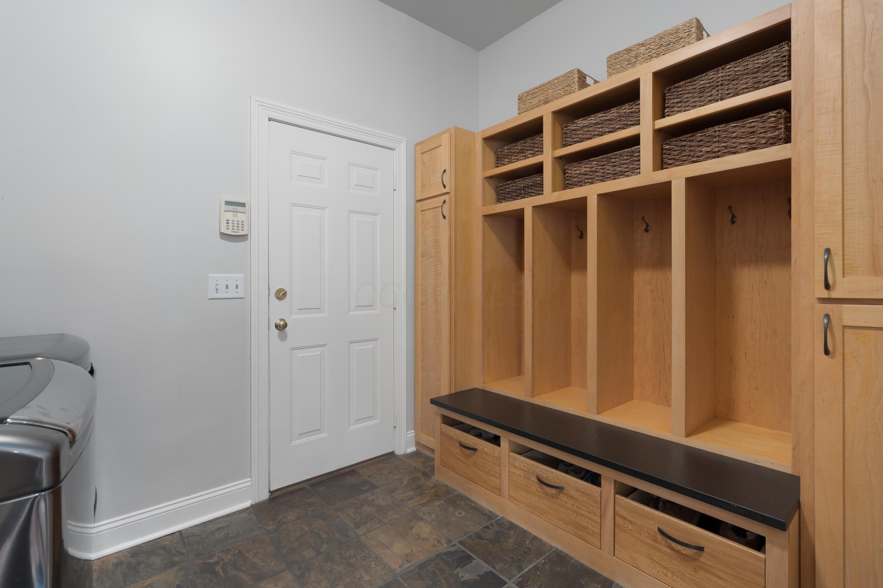 8824 Turfway Bend Drive, Powell, Ohio image 24