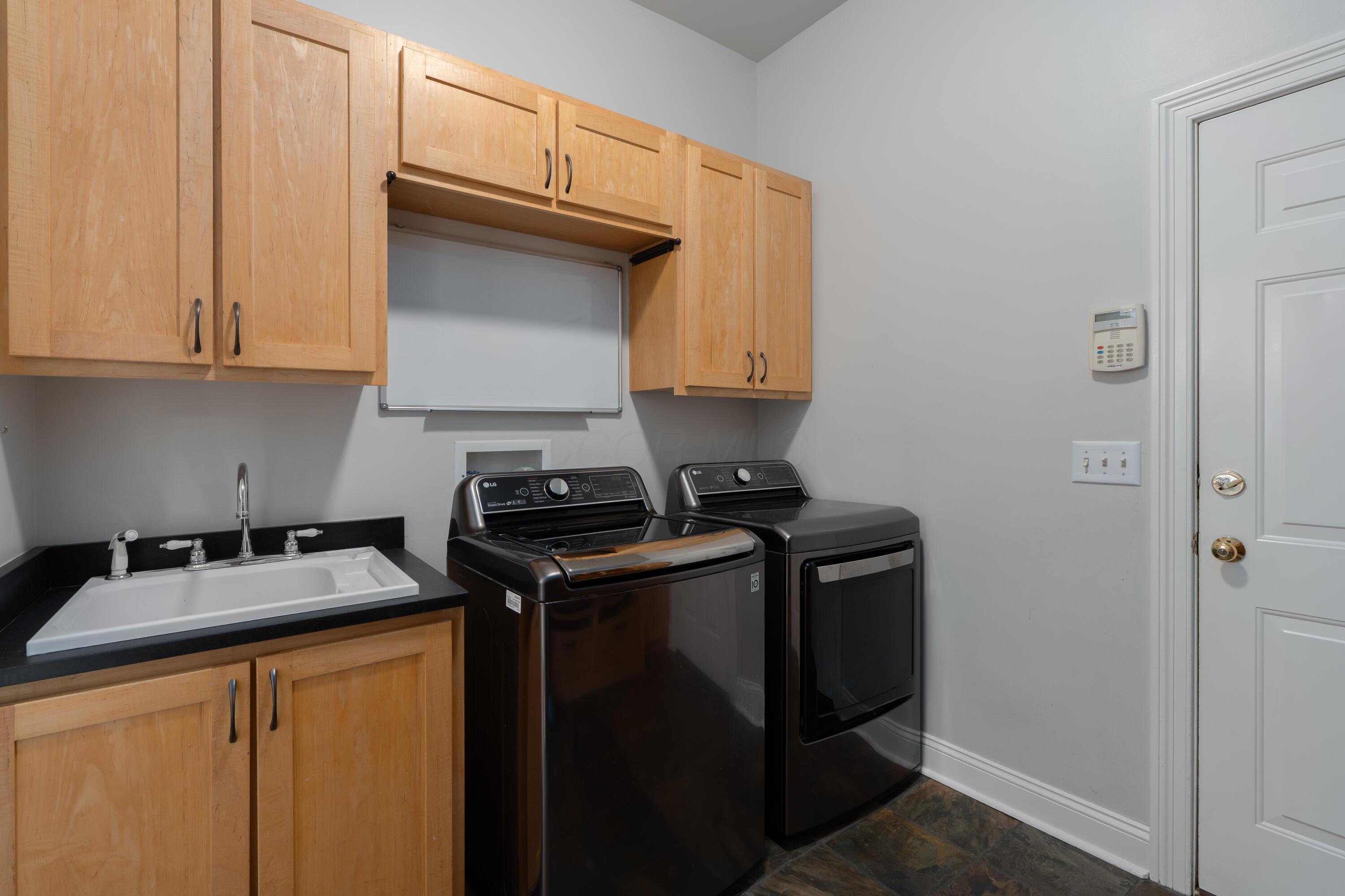 8824 Turfway Bend Drive, Powell, Ohio image 25
