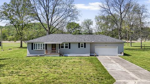 Photo of 5591 Mason Drive SE, Lancaster, OH 43130 (MLS # 226015246)