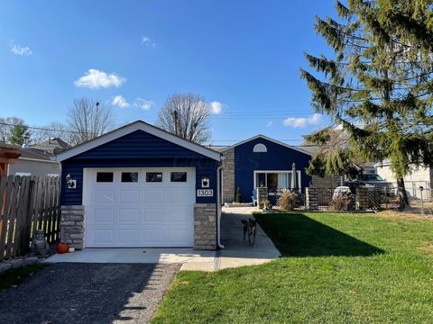 Photo of 1303 Elmwood Avenue, Columbus, OH 43212 (MLS # 226026683)