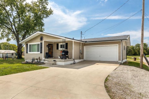 Photo of 107 Jefferson Avenue, Ashville, OH 43103 (MLS # 226033254)