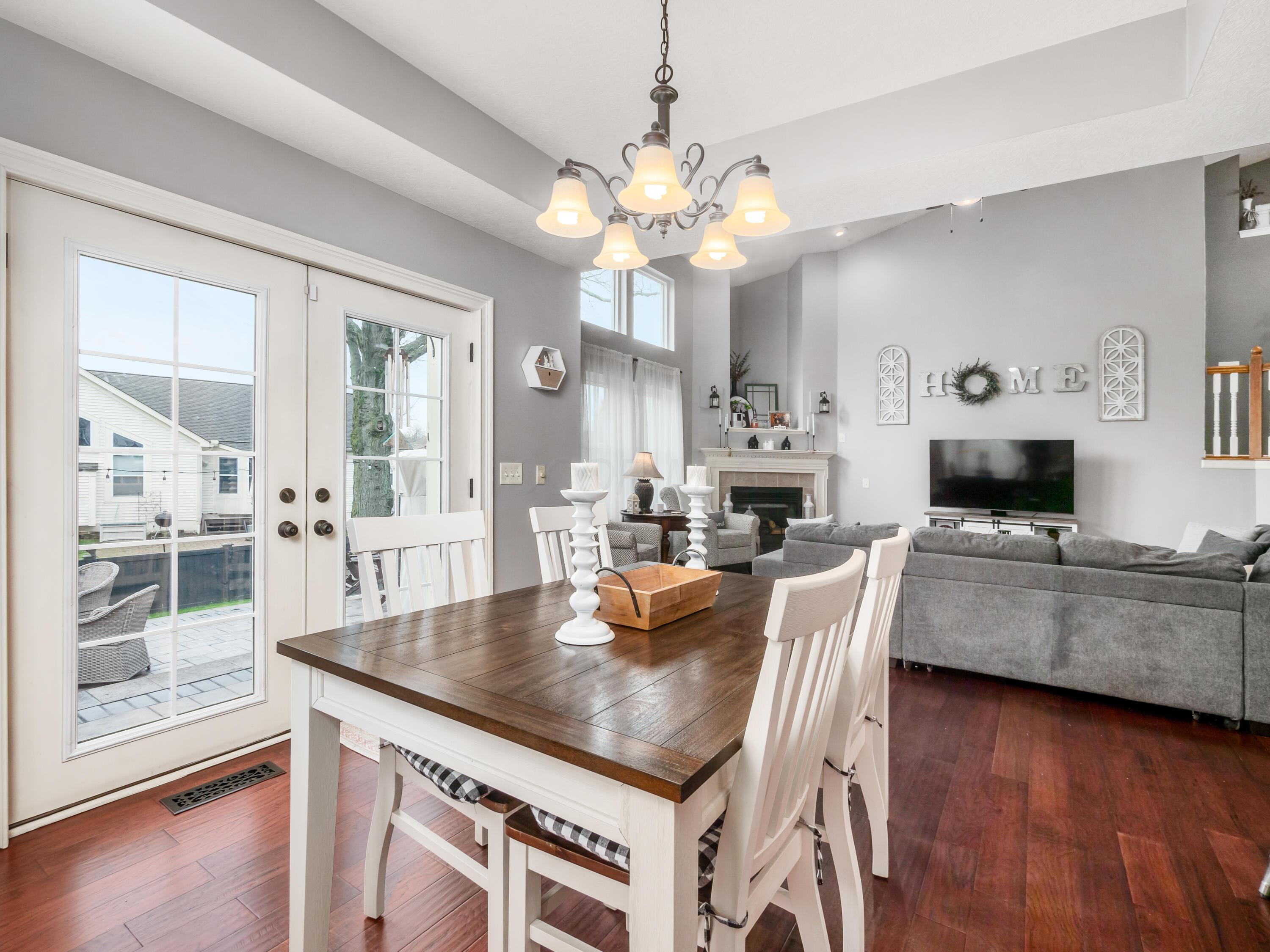2019 Autumn Wind Drive, Grove City, Ohio image 8
