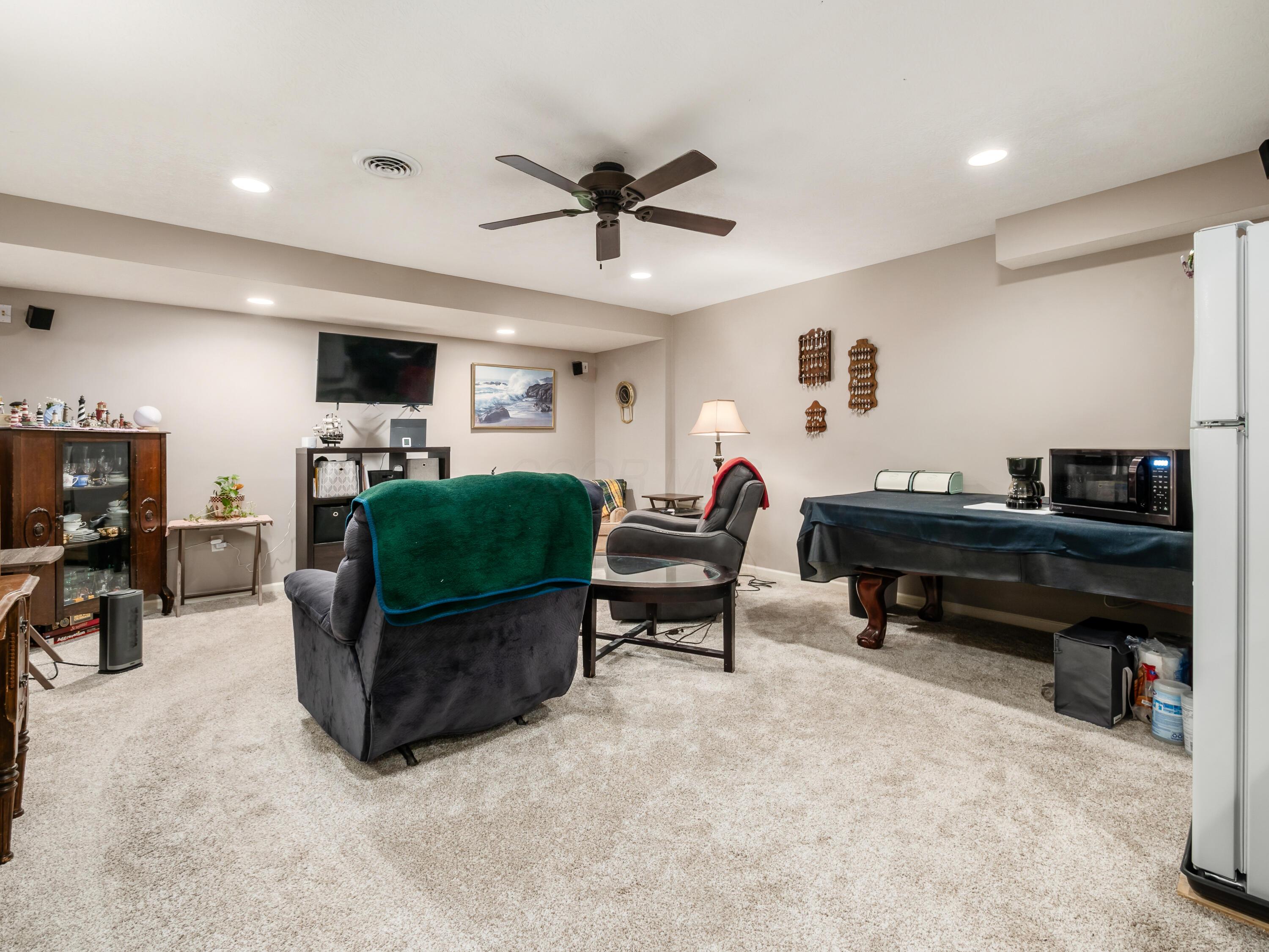 2019 Autumn Wind Drive, Grove City, Ohio image 29