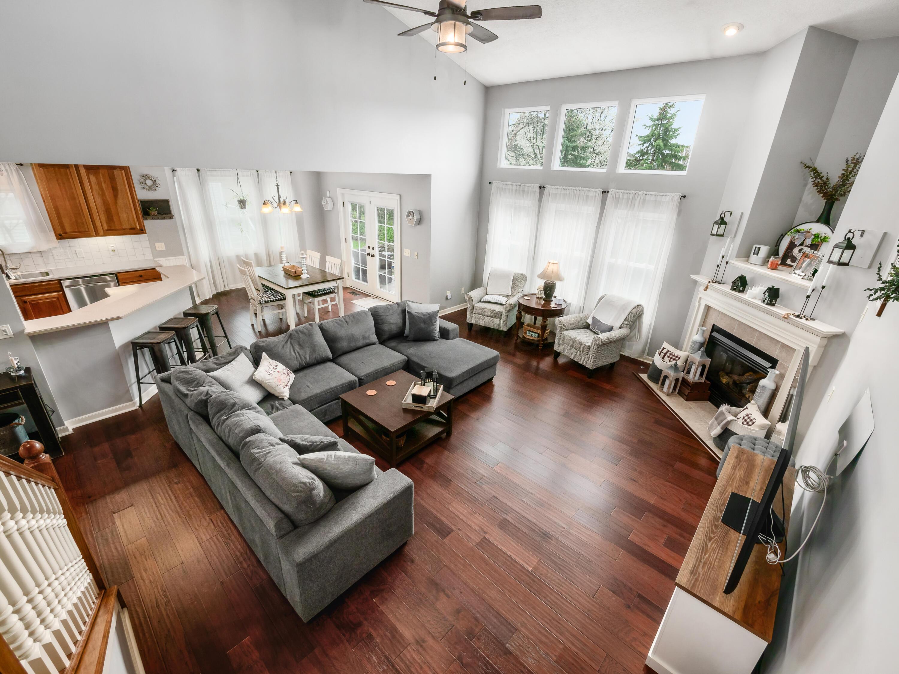 2019 Autumn Wind Drive, Grove City, Ohio image 4