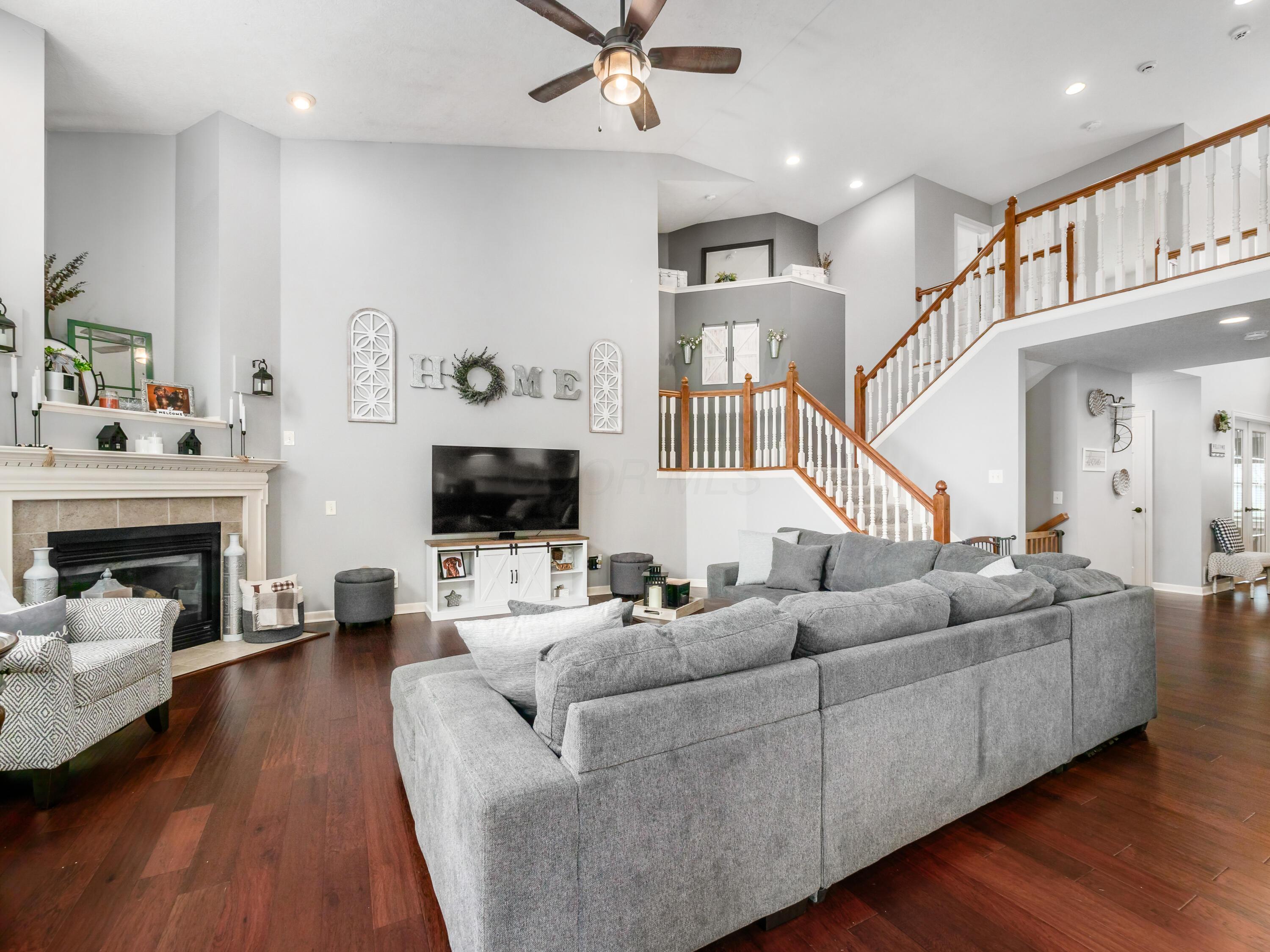 2019 Autumn Wind Drive, Grove City, Ohio image 5
