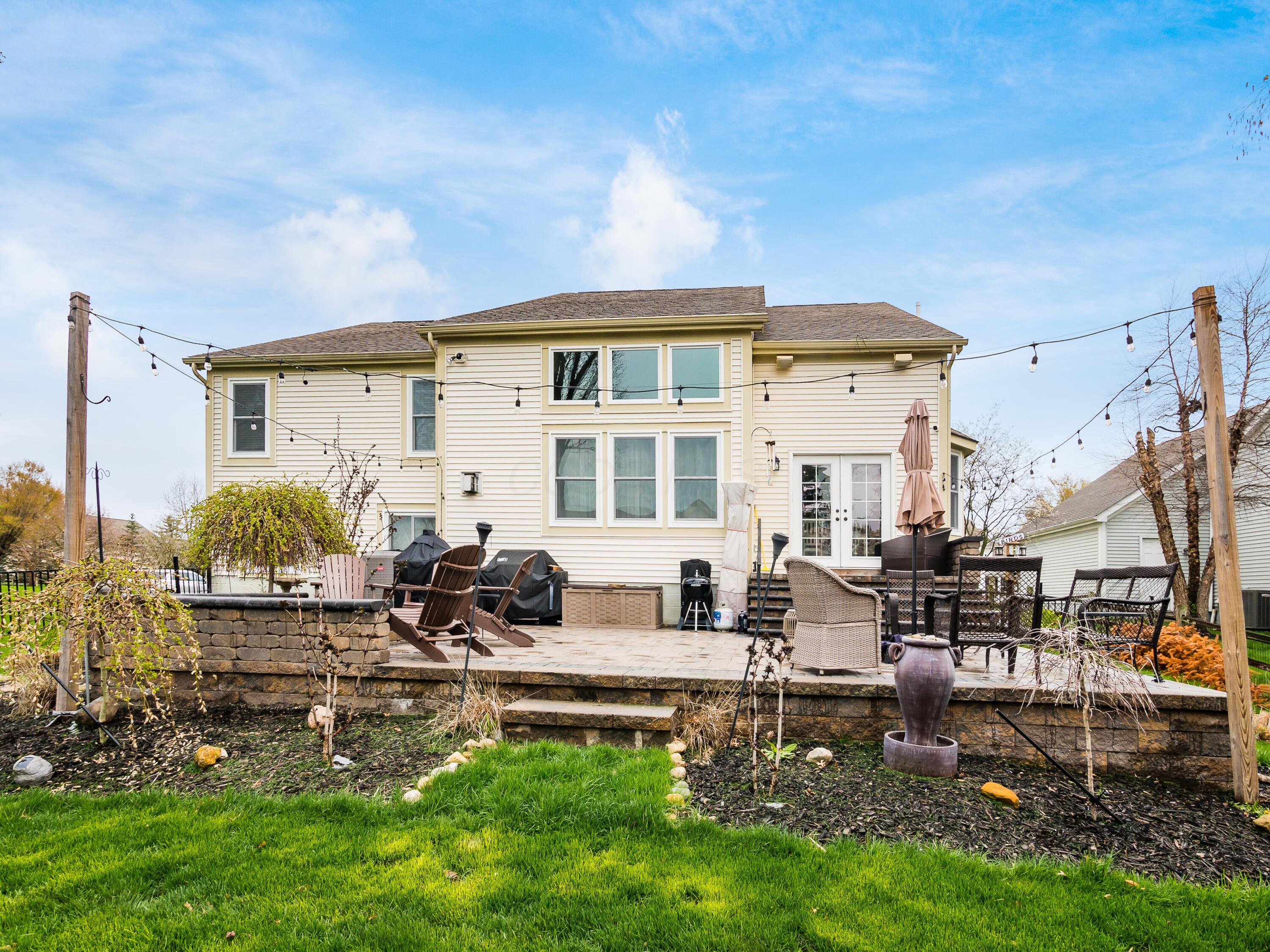 2019 Autumn Wind Drive, Grove City, Ohio image 32