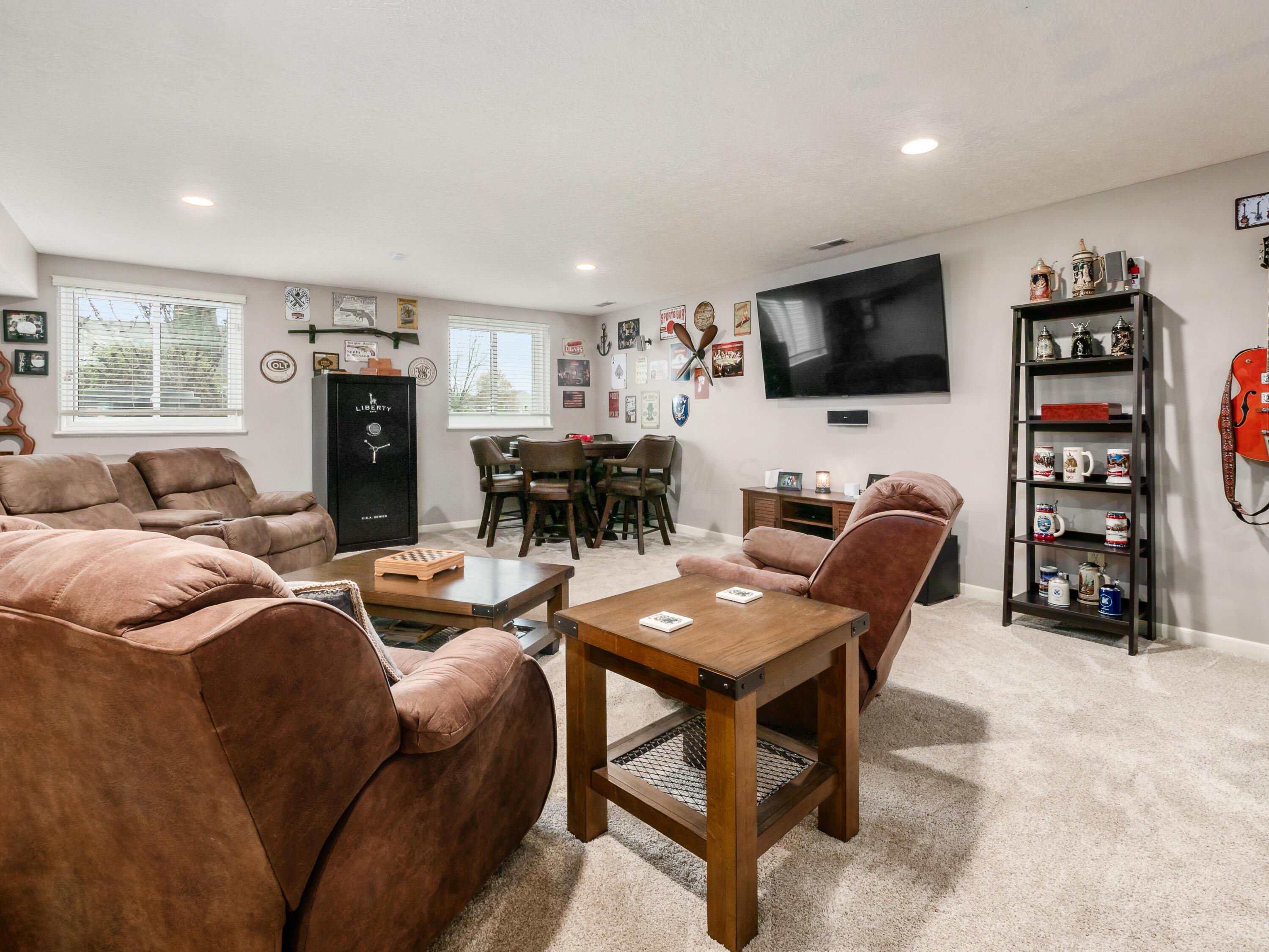 2019 Autumn Wind Drive, Grove City, Ohio image 23